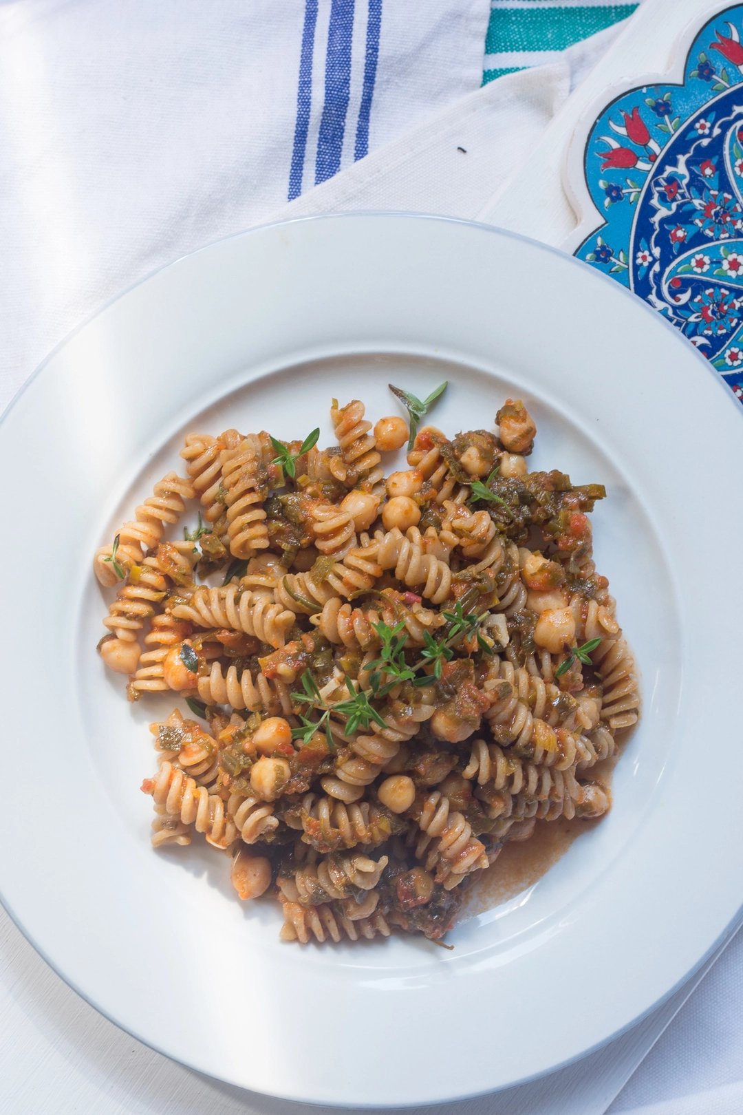 Recipe:  Vegan pasta with chickpeas and herbs ragu