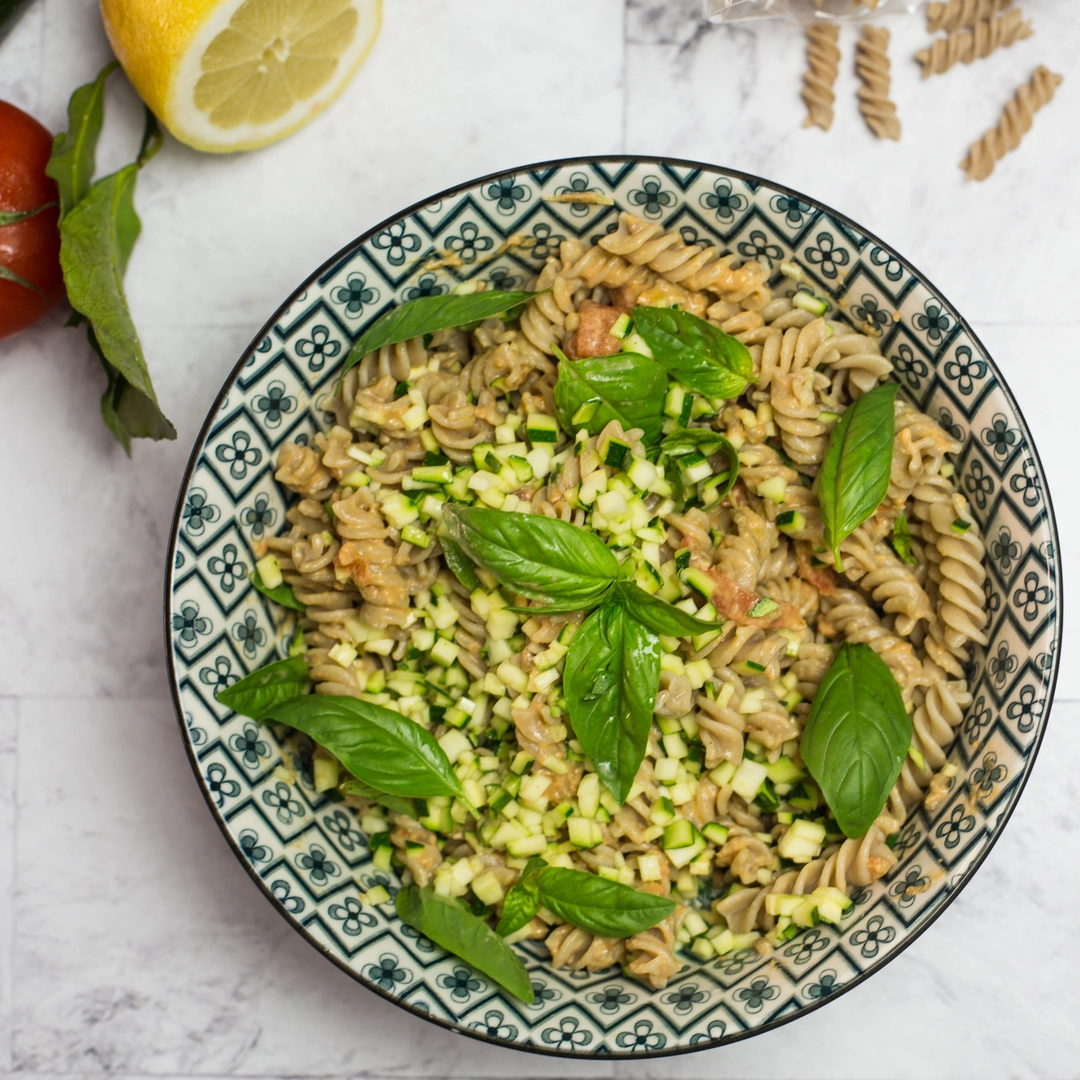 Recipe: Pasta salad with zucchini marinated in ginger water