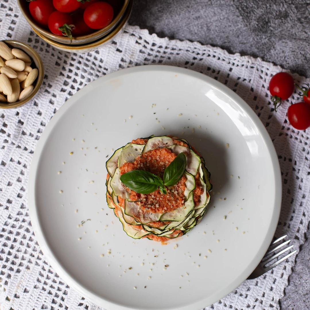 Recipe: Raw courgette lasagna with red pesto