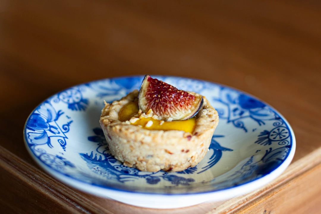 Recipe: Figs and hazelnut tartlets with vegan custard