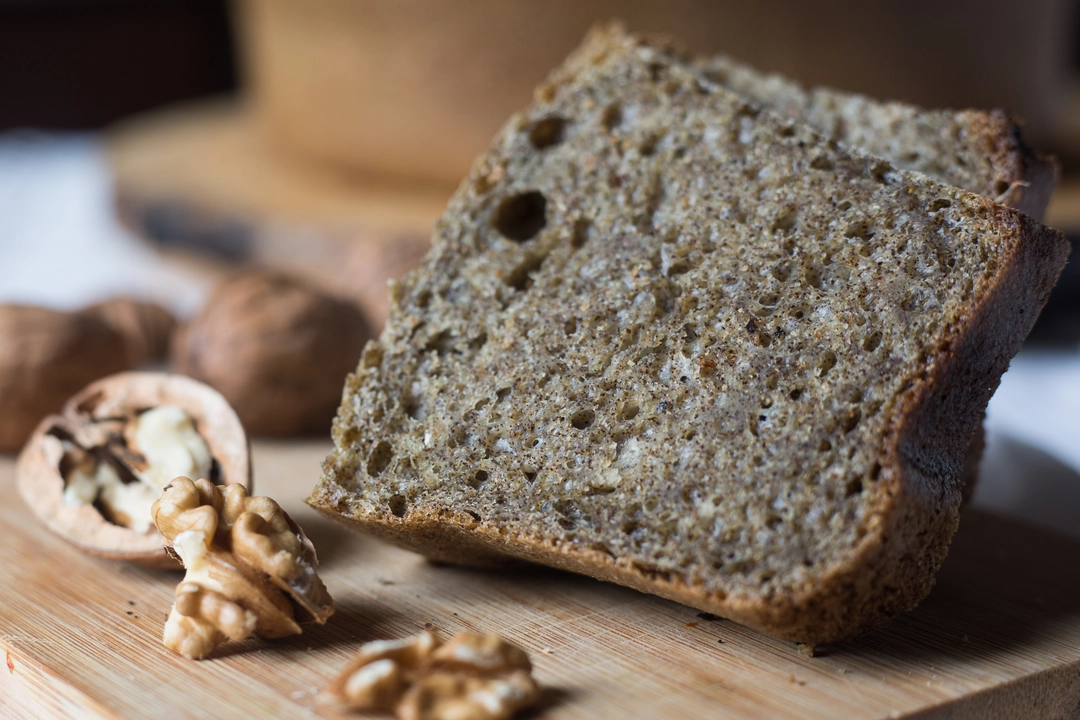 Recipe: Very healthy no oven bread with hemp flour and nuts 