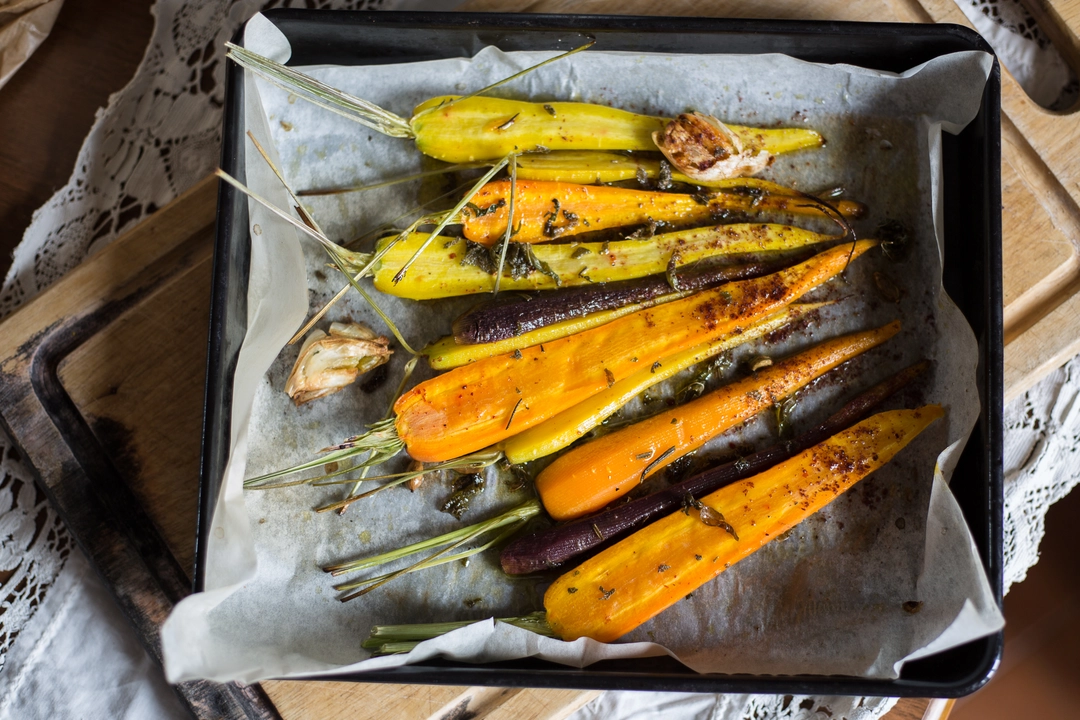 Recipe:  Tricolor baked carrots with aromatic herbs and spices - 1